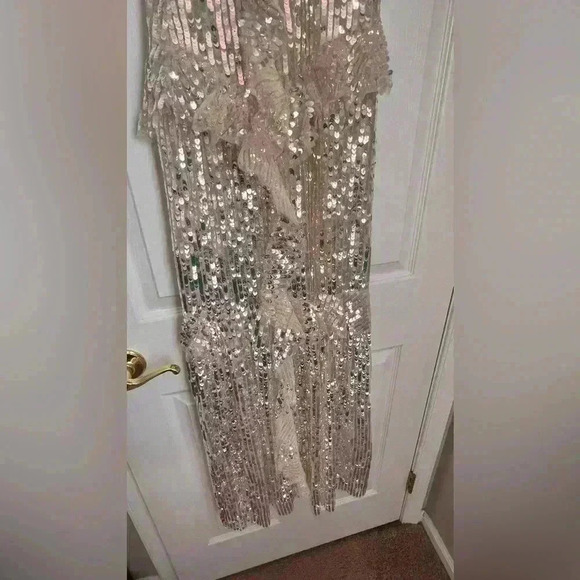 NWT: Needle & Thread Scarlett Sequin Gown Champagne/Silver - Women’s - Size 4 - Picture 17 of 17